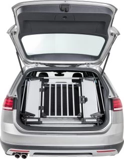 Trixie Grille Arrière Universelle Our Voiture -Chien Scroquette 0e64bbf97e09ceaffd5cd3f14b60e419ea2dc2e7d3775c1e4e2ead73f4e15ff2